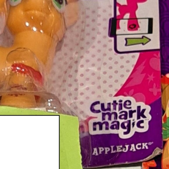 Applejack cutie mark magic my little pony toy with ribbon in her hair - Picture 4 of 4